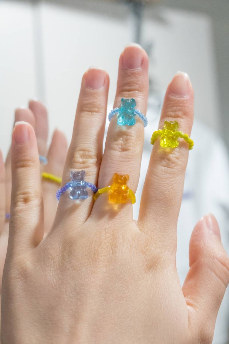 Perlen Ringe | Süsse Handgemachte Ringe Verstellbarer Ring Süßer Bär Valentinstag Perlenschmuck Einzigartige Mehrfarbiges Gummibärchen von JcMadeStudio