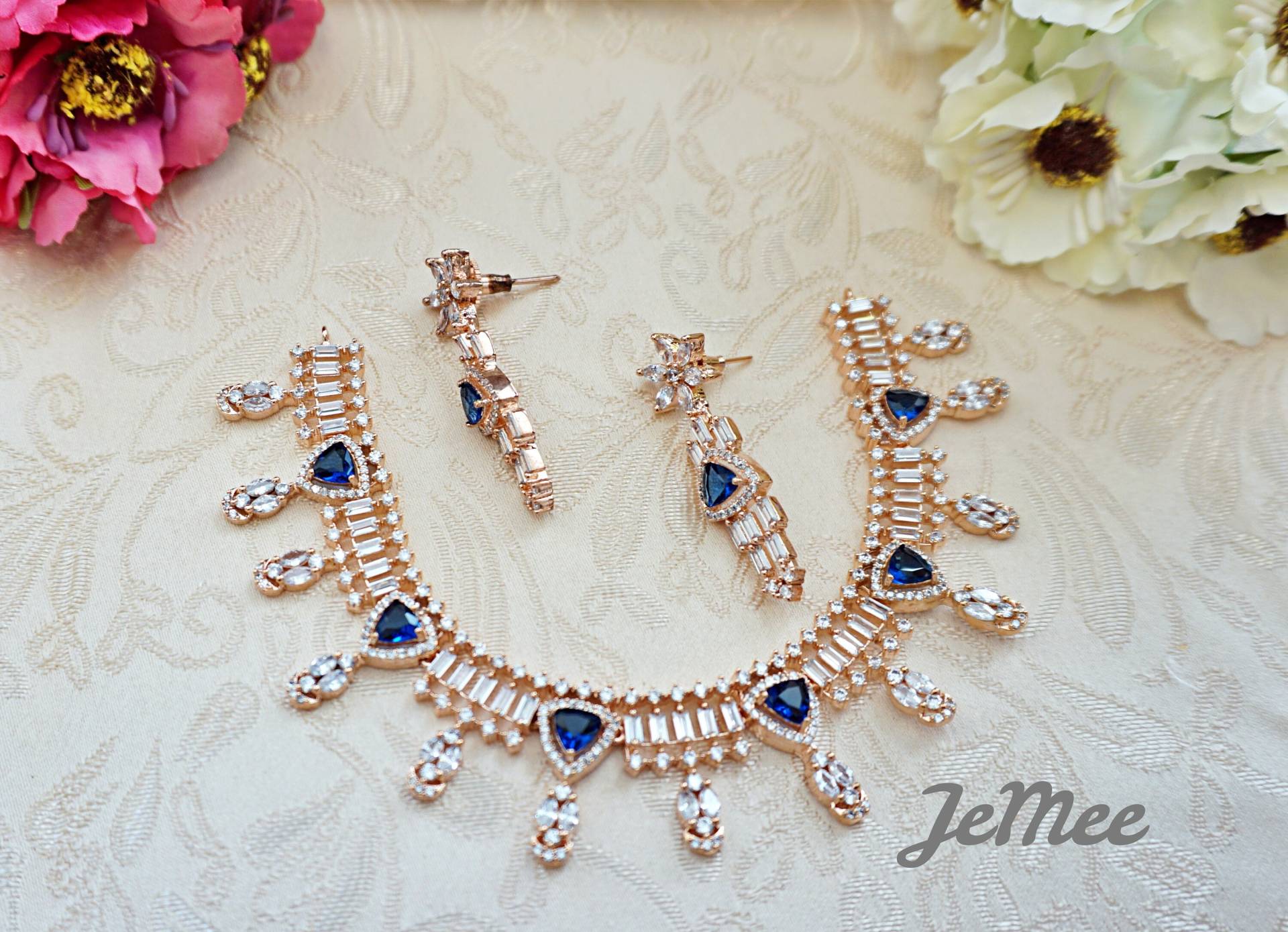 Rose Gold Ruby American Diamond Ad Halskette Rot Und Blau Rose Gold Ruby American Diamond Ad Halskette Rot Und Blau von JeMeeJewellery