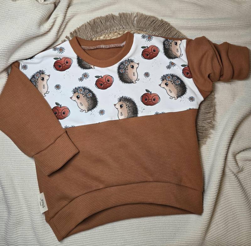 Oversize Sweater Igel Und Apfel Herbst Kinderpulli | Herbstpullover Stylisch Waffeljersey Lockerer Überzieher Gr 68 -122 von JeMiLaHandmade