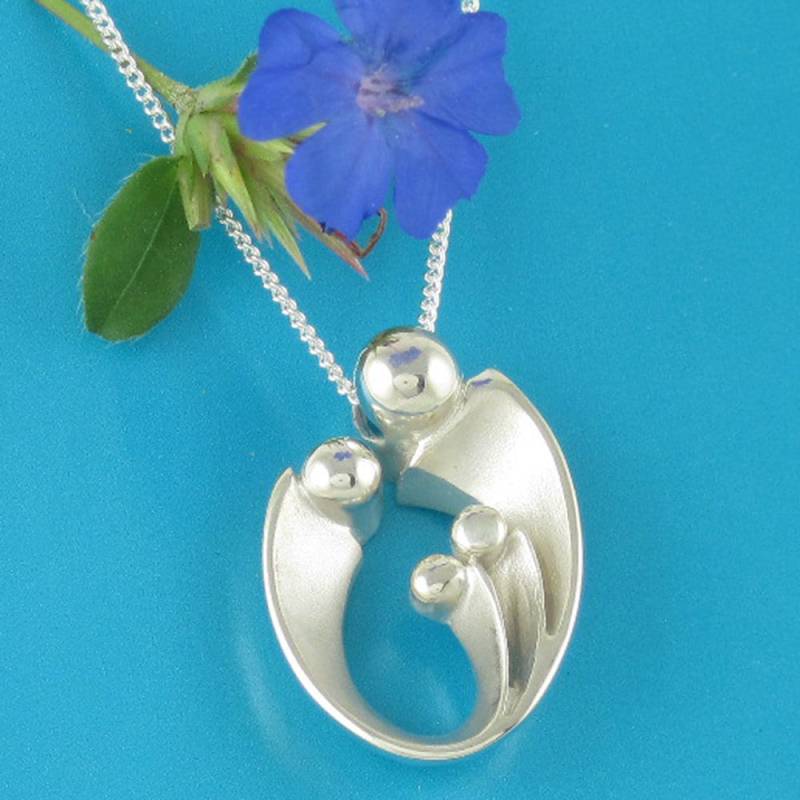 Mutter Von Drei Kindern, Mutteranhänger Mit Kette, Silberne Vierköpfige Familie Halskette, Geschenke Für Mutter, Mutterschmuck, Geliebt Müttern von JeanDesignsJewelry