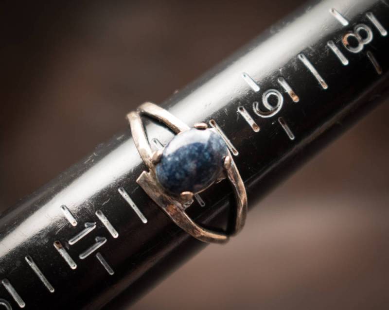 Lapislazuli-Solitär-Ring Lapislazuli-Solitär-Ring von JeanMegahanArt