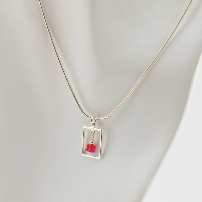 Rubin Rot Swarovski Kristall Rahmen Halskette Und Ohrringe Set Juli Birthstone Sterling Silber Auf 16, 18, 20 Oder 24-Zoll-Kette Rubin Rot Swarovski Kristall Rahmen Halskette Und Ohrringe Set Juli Birthstone Sterling Silber Auf 16, 18, 20 Oder 24-Zoll-Kette von JeanineHuot