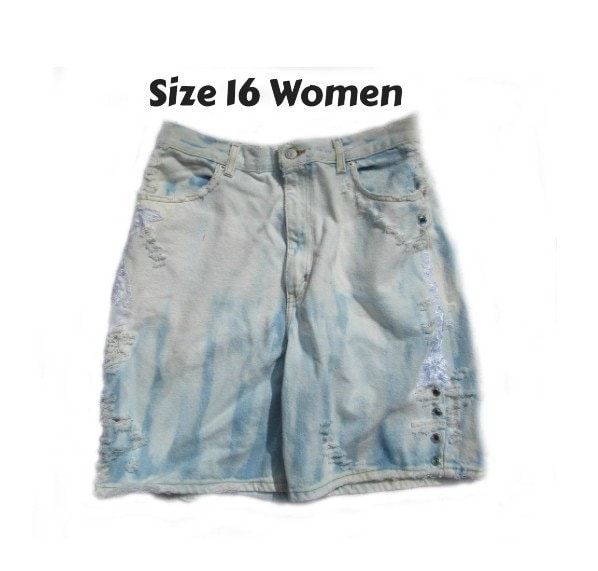 High Waisted Shorts, Grunge Jeans 16 Upcycling # 22 von JeanniesArtToWear