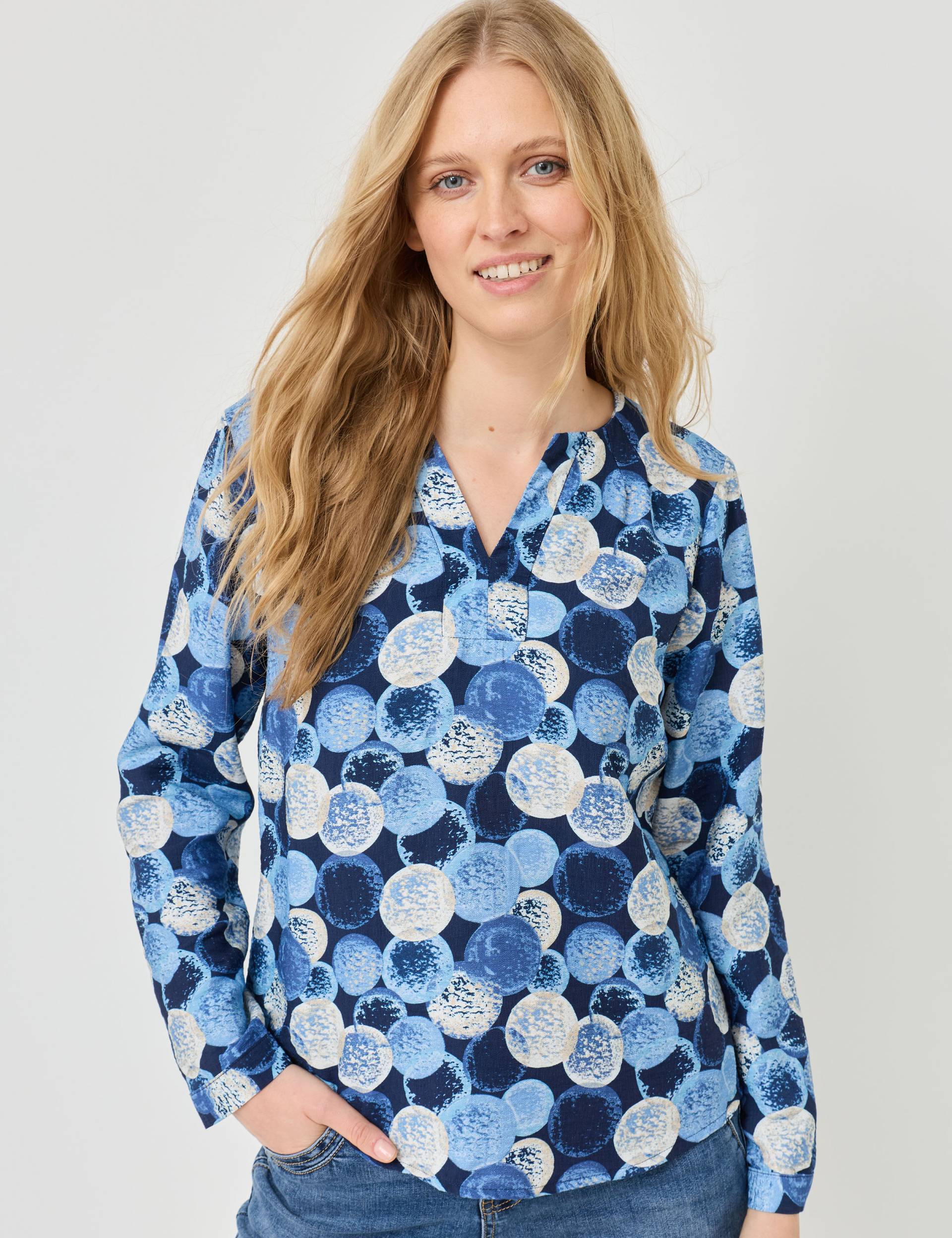 Gemusterte Bluse mit V-Ausschnitt von Jeans Fritz