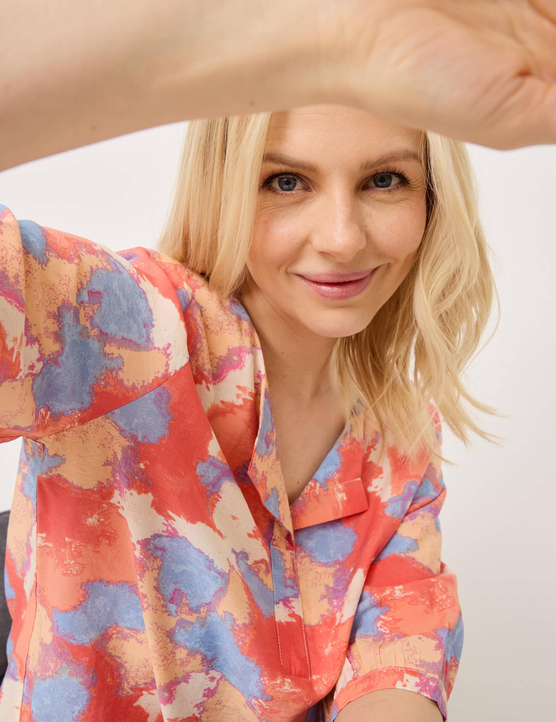 Modische Bluse mit Alloverprint Modische Bluse mit Alloverprint von Jeans Fritz