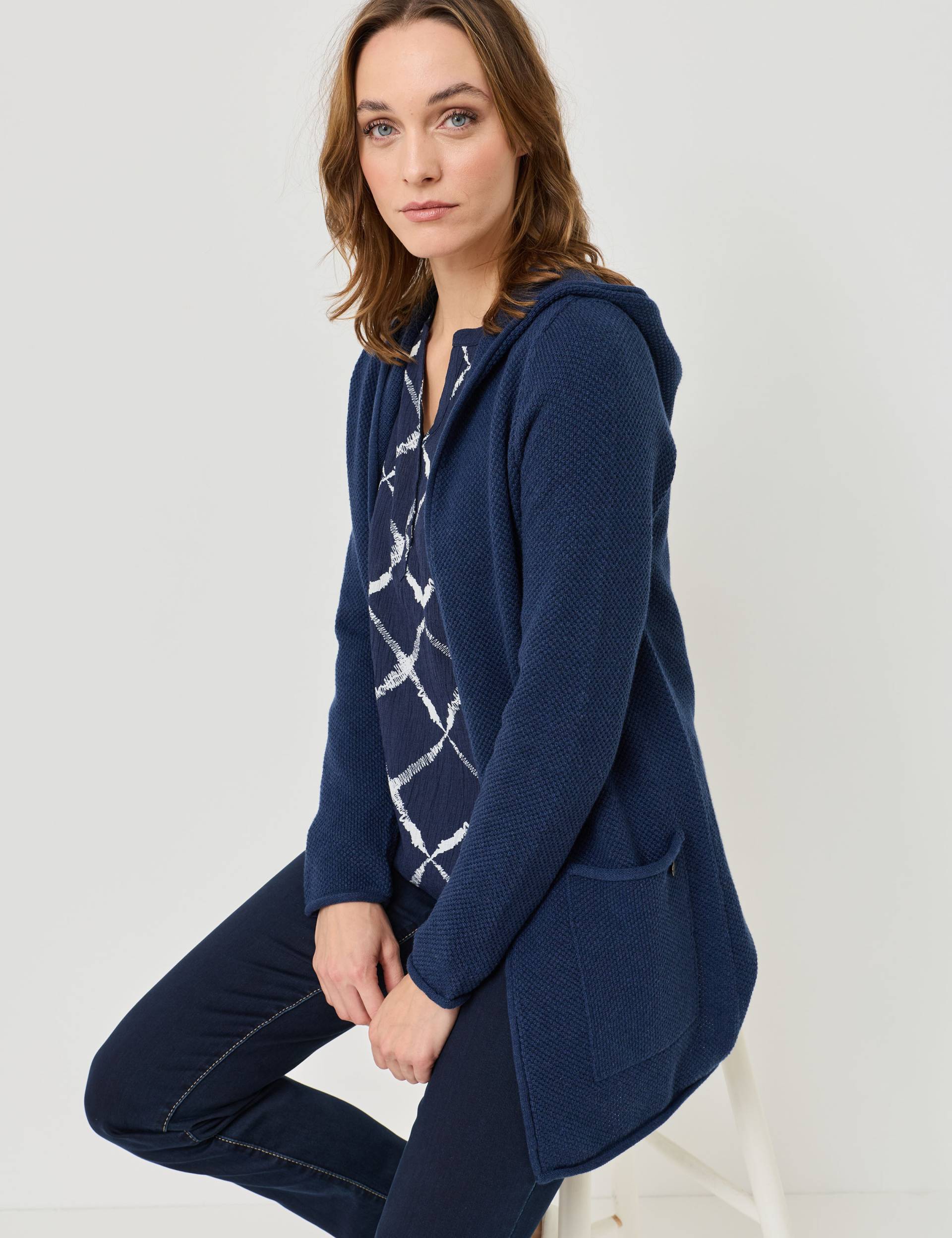 Offene Long-Strickjacke mit Kapuze von Jeans Fritz