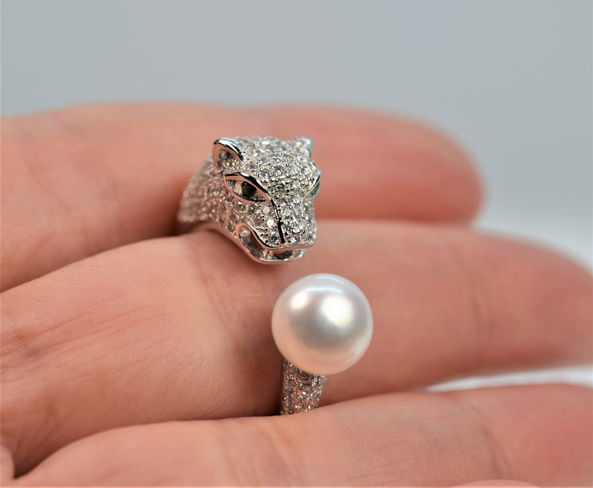 Jugendstil Panther Ring Für Frauen, Süßwasserperle Ring, Sterling Silber Schmuck, Puma Mädchen Jaguar von JeansJewelryStudio