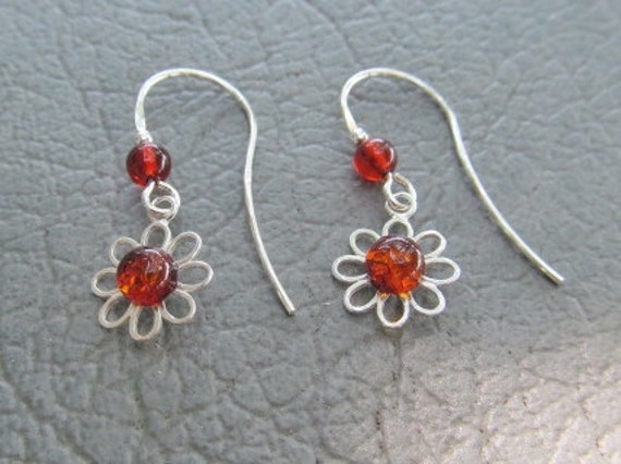 Cognac Amber Daisy Ohrringe von JebedisJewels