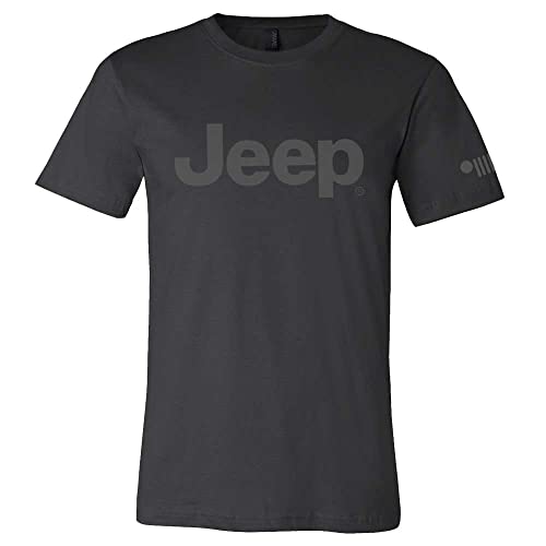 Jeep Premium Text Logo Blackout T-Shirt, schwarzes T-Shirt mit anthrazitgrauem Siebdruck auf der Brust, 7-Slot Grille Logo am Ärmel, Schwarz/Anthrazit, 4X-Groß von Jeep