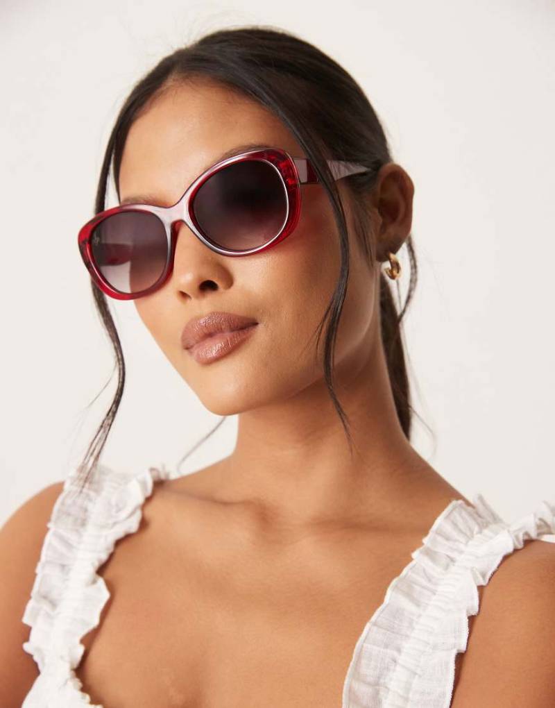 Jeepers Peepers - Eckige Sonnenbrille in Rot mit breitem Gestell von Jeepers Peepers