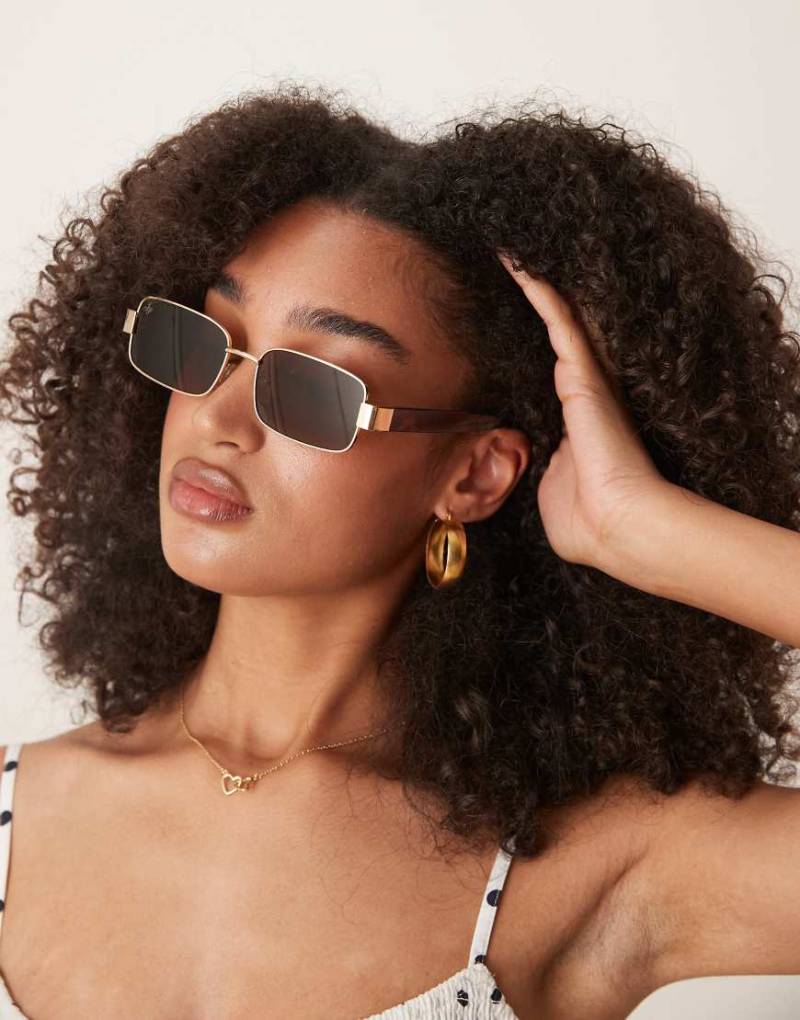 Jeepers Peepers - Rechteckige Sonnenbrille aus goldfarbenem Metall mit Gläsern in Braun von Jeepers Peepers