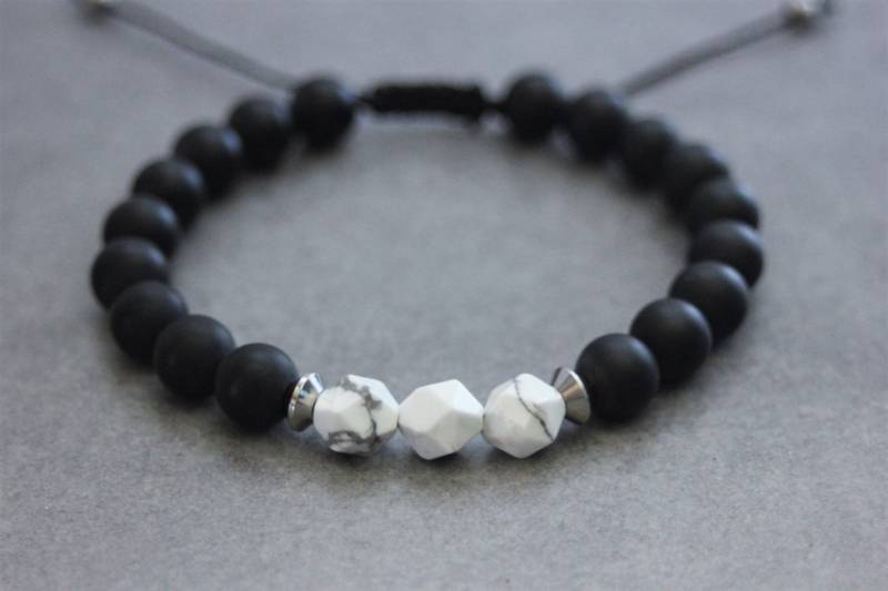 Armband Mann Aus Natursteinen Schwarze Schwarze Perlen, Weiße Und Edelstahl Armband Mann Aus Natursteinen Schwarze Schwarze Perlen, Weiße Und Edelstahl von Jegstone