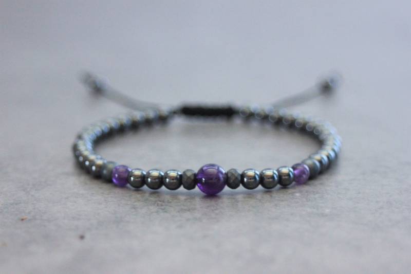 Herrenarmband Aus Natursteinen, Hämatit - Und Amethystperlen Herrenarmband Aus Natursteinen, Hämatit - Und Amethystperlen von Jegstone