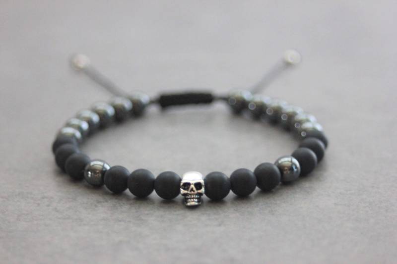Herrenarmband Aus Natursteinen, Mattierten Onyx - Und Hämatitperlen Totenkopf 925Er Sterlingsilber von Jegstone