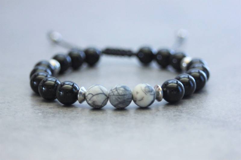 Herrenarmband Aus Natursteinen, Onyxperlen, Picasso-Jaspis Und Edelstahl Herrenarmband Aus Natursteinen, Onyxperlen, Picasso-Jaspis Und Edelstahl von Jegstone