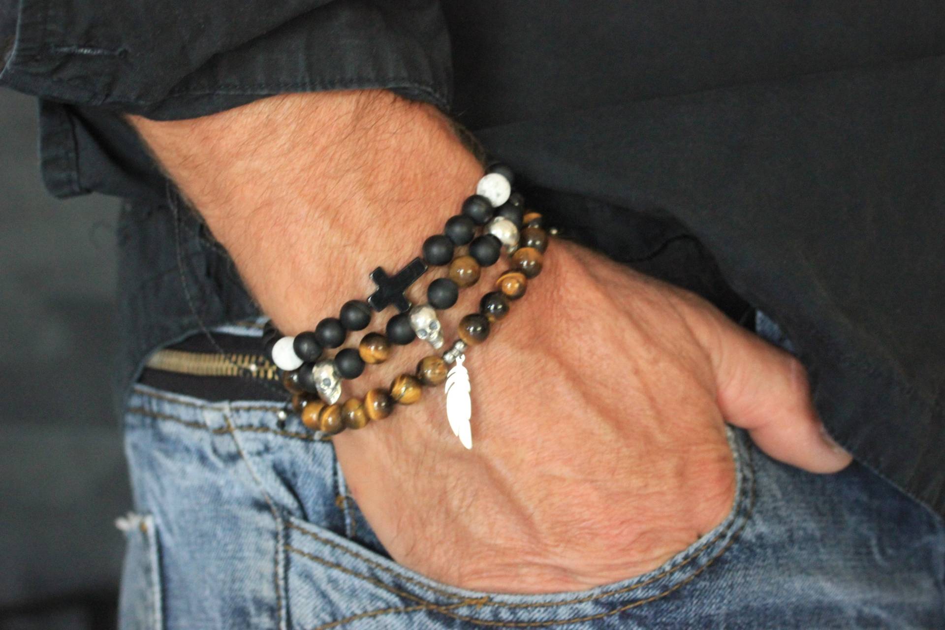 Herrenarmband Aus Natursteinen, Tigeraugenperlen Und Edelstahlfeder Herrenarmband Aus Natursteinen, Tigeraugenperlen Und Edelstahlfeder von Jegstone