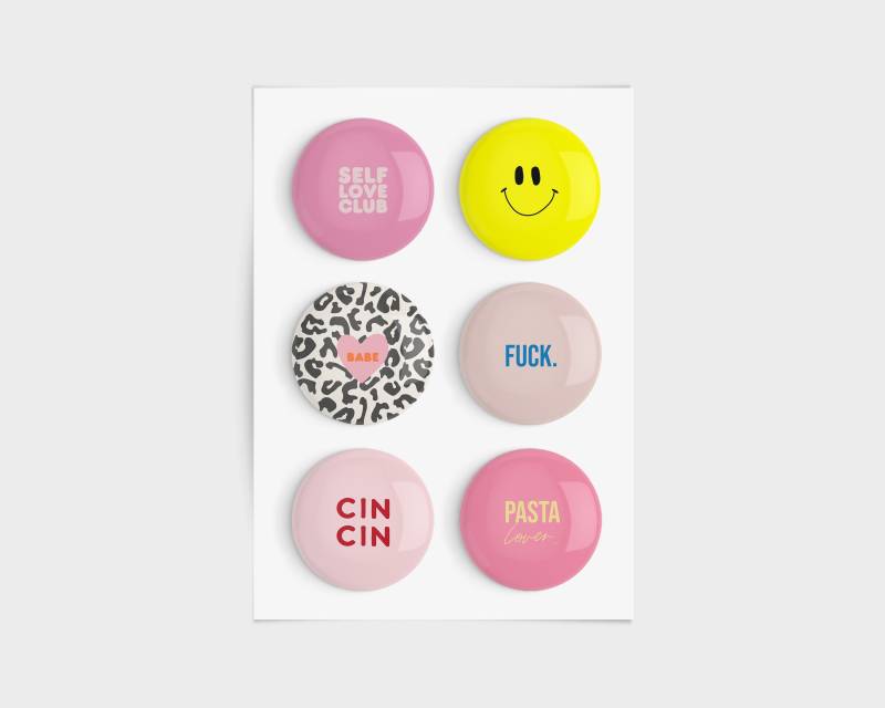 Button Pins Bunt von JelaaDesign