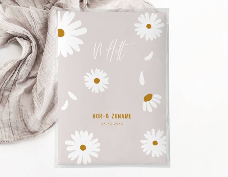 C U-Heft + Impfpasshülle - Gänseblümchen, Baby, Girl, Geschenk Zur Geburt, Personalisiert, Schutzhülle von JelaaDesign