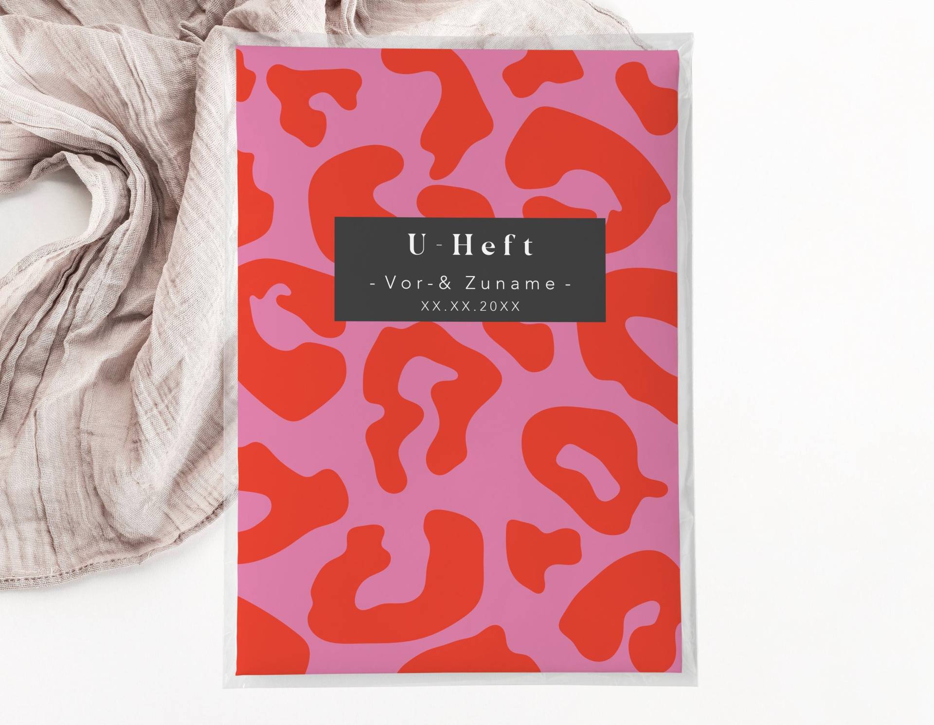 C U-Heft + Impfpasshülle -Leo Leopardenmuster Pink Rot Baby Geschenk Geburt Personalisiert Schutzhülle Schwangerschaft Mädchen Girl C U-Heft + Impfpasshülle -Leo Leopardenmuster Pink Rot Baby Geschenk Geburt Personalisiert Schutzhülle Schwangerschaft Mädchen Girl von JelaaDesign