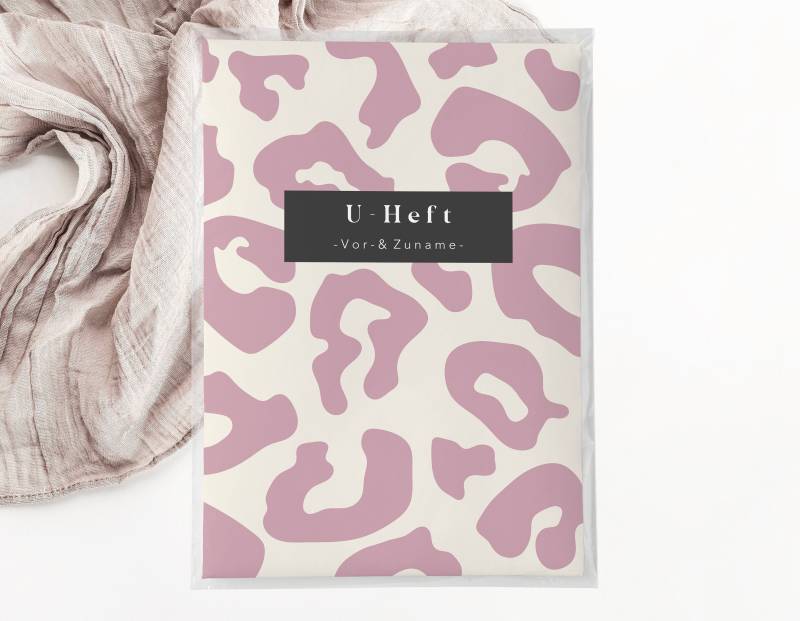 C U-Heft + Impfpasshülle -Leo Leopardenmuster Rosa Beige Baby Geschenk Geburt Personalisiert Schutzhülle Schwangerschaft Mädchen Girl von JelaaDesign
