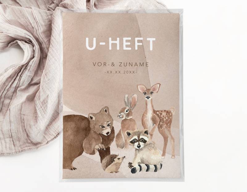C U-Heft + Impfpasshülle - Waldtiere // Baby Personalisiert Geschenk Geburt Schutzhülle Kind Junge Mädchen Reh Bär Beige Braun von JelaaDesign
