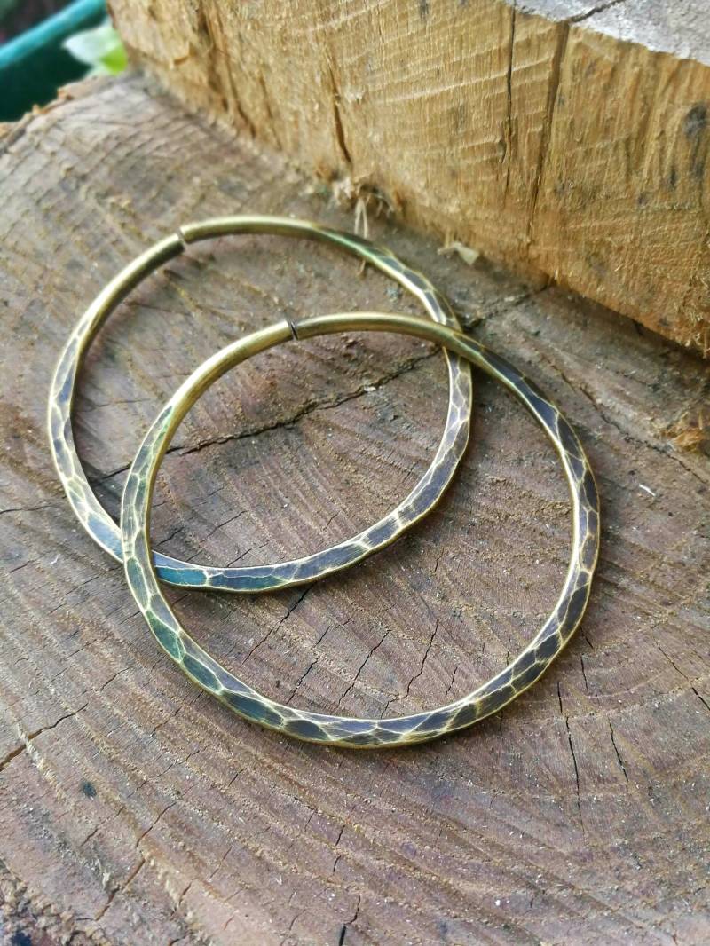 Messing Gehämmert Creolen - Für Plugs 10G Messing Gehämmert Creolen - Für Plugs 10G von JelenaGajicJewelry