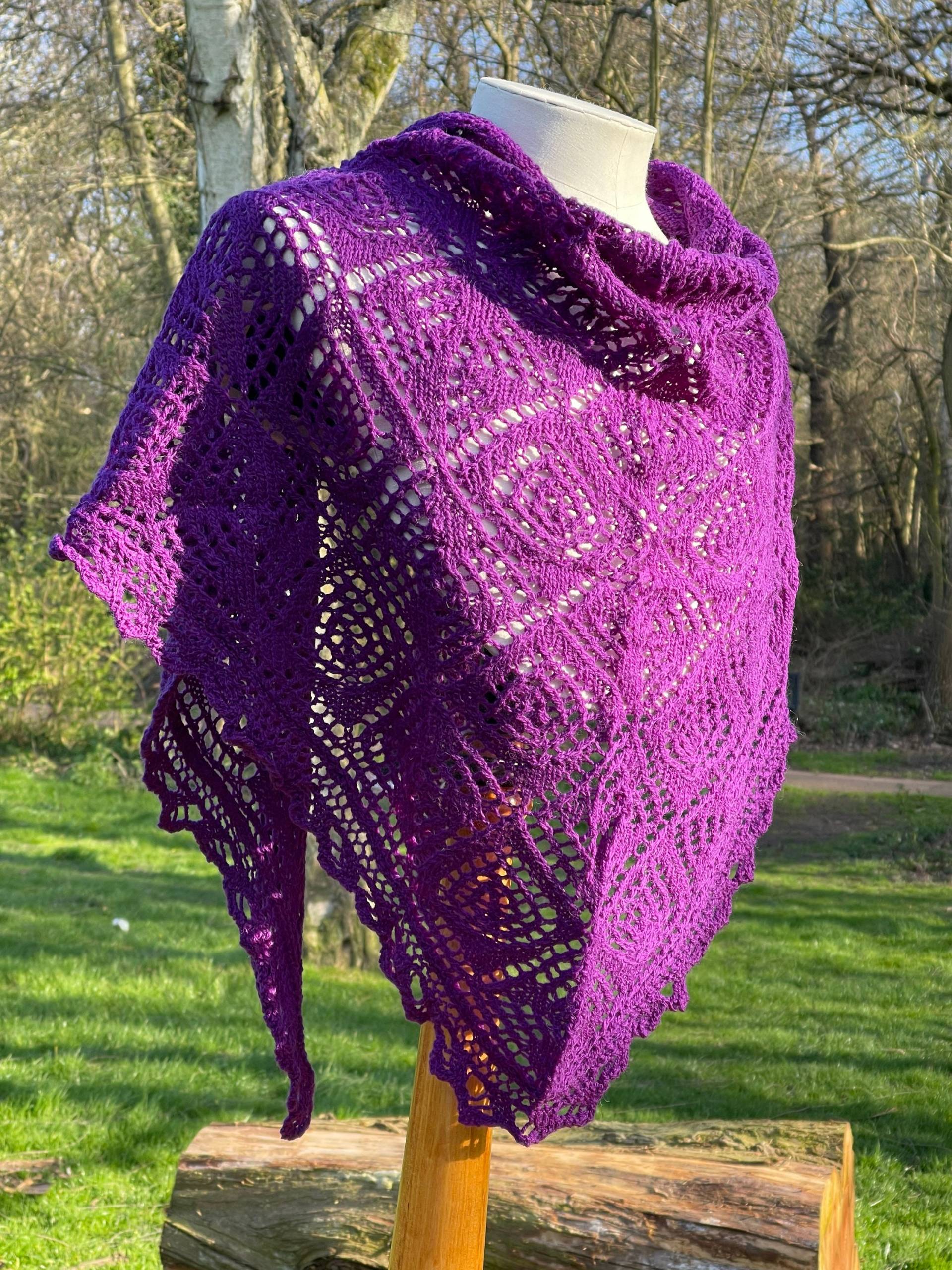 Diamant-Schal Handgemacht Aus Merinowolle Diamant-Schal Handgemacht Aus Merinowolle von JelenasAccessories