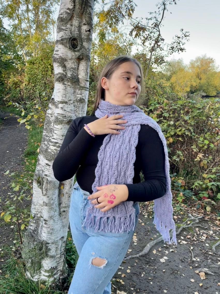 Lila Schal Aus Weicher Wolle Handgestrickt Lila Schal Aus Weicher Wolle Handgestrickt von JelenasAccessories