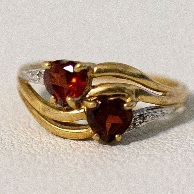 10K Gelbgold Zwei Herzform Granat & Diamant Akzente Größe 6, 25 Ring Gestempelt von Jelifem