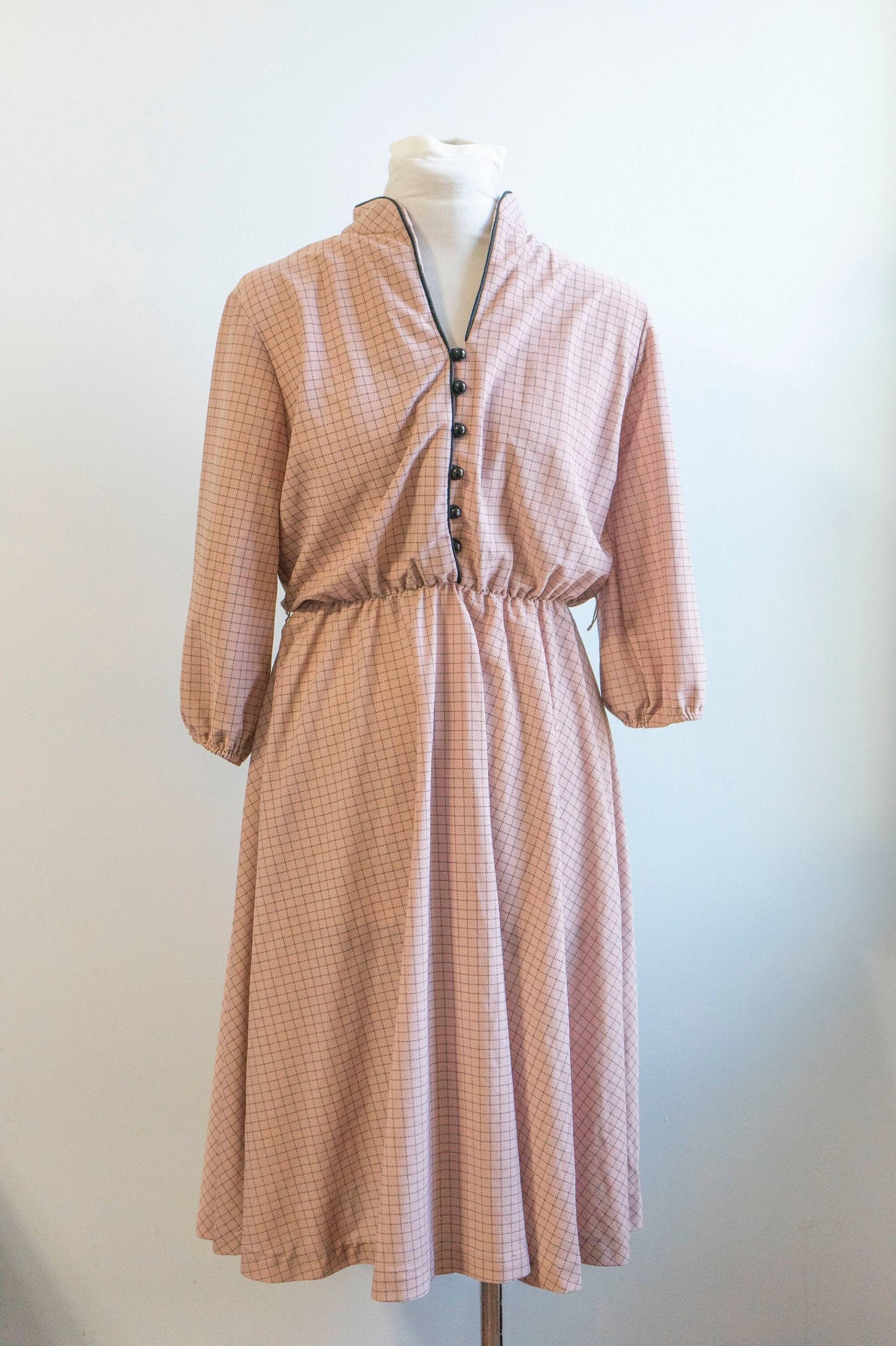 1950S Vintage Karo Hemdkleid Aus Den 50Ern 1950S Vintage Karo Hemdkleid Aus Den 50Ern von Jelifem