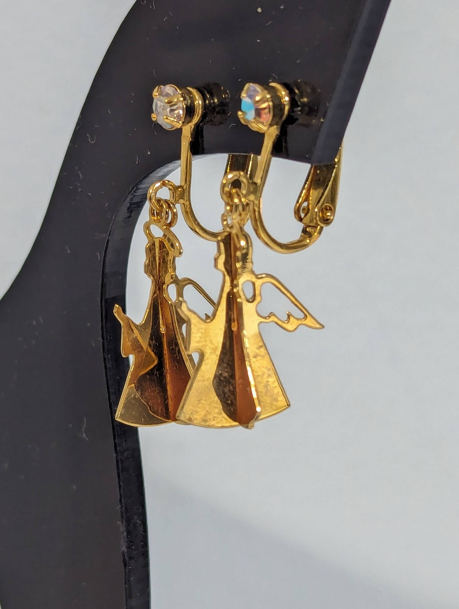 Avon Engel Vintage Ohrhänger Ohrclips Aurora Borealis Strass Signiert New Old Stock Avon Engel Vintage Ohrhänger Ohrclips Aurora Borealis Strass Signiert New Old Stock von Jelifem