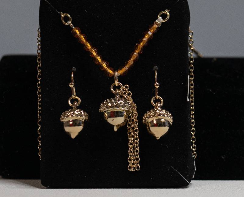 "Avon Herbst Ernte Eichel Geschenk Set Gold Finish Braun Perlen Kette Mit & Ohrringe New Old Stock 54 von Jelifem