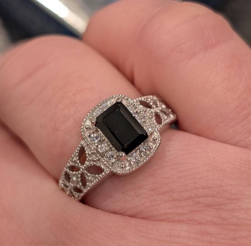 Avon Sterling Silber Schwarz Saphir Pave Markasit Ring Größe 8 Smaragd Cut Stone Mode New Old Stock Ausgezeichnete von Jelifem