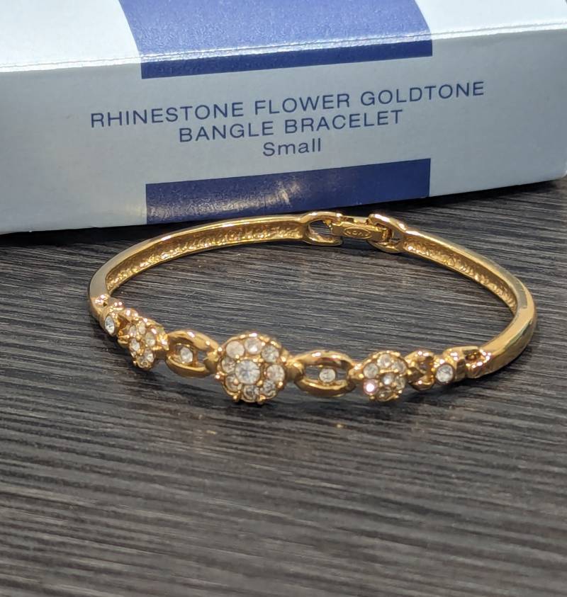 Avon Strass Blumen Armreif Armband Goldfarbener Cubic Zirkonia, Klein, 2001 New Old Stock 75 von Jelifem