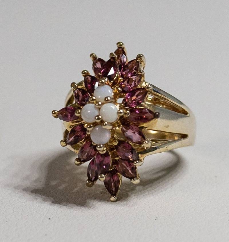 Beeindruckender Vermeil Amethyst & Opal Layered Cocktail Ring Größe 7 925 Sterling 14K Gelbgold Finish Sunburst Cluster von Jelifem