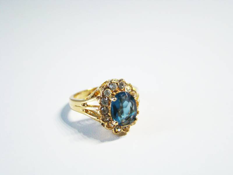 Blauer Saphir Zirkonia Ring Gold Galvanisiertes Kristallband, Größe 5 von Jelifem