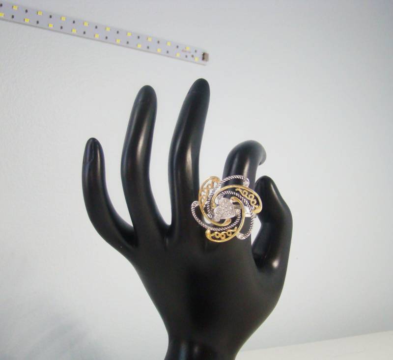 Kostüm Ring Kunst Floral Zweifarbiger Herz Liebe Zweifarbige Blume Weißgold Silber-Frauen-statement Cocktail von Jelifem