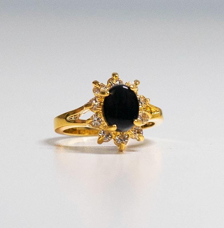Onyx Edelstein & Klare Zirkonsteine Ring 18Kt Hge Gelbgold Cocktail Größe 6 von Jelifem