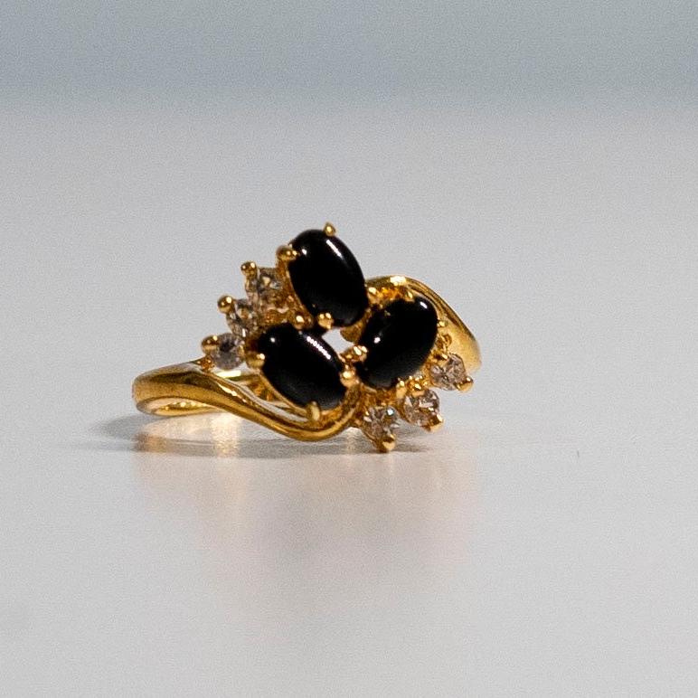 Schwarzer Onyx & Klare Cz-steine Ring 18Kt Hge Gelbgold Cocktail-Ring Größe 7 von Jelifem