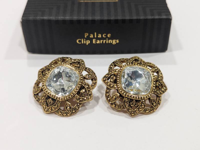 Signierte Avon Palace Collections Ohrclips Sehr Seltene Antike Filigree New Old Stock 125 von Jelifem