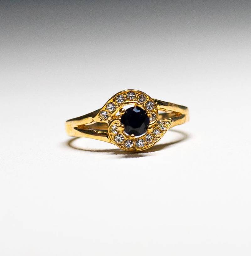Tiefer Saphir Blau & Klar Zirkon Ring September Birthstone 14K Gelbgold Ge Finish Icy Cluster Deborah Armstrang Ringgröße 10 von Jelifem