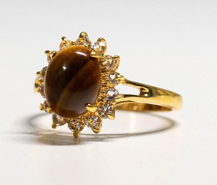 Tigerauge Gelb Gold 18Kt Hge Größe 5 Mode Ring Mit Funkelnden Diamantschliff Kristallen Nachlass Schmuck Cocktail von Jelifem
