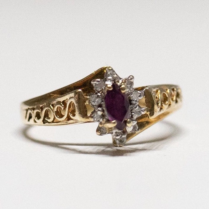 Vintage 10K Gold Granat Diamant Ring - Filigrane Byte-Design, Größe 5, 5 Gestempelt von Jelifem