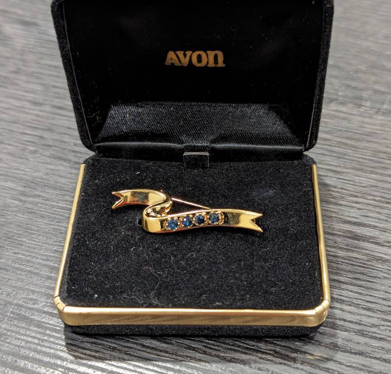 Vintage Avon Sapphire Strass Band Brosche - 1985 Präsident Des Club Award Ovp Vintage Avon Sapphire Strass Band Brosche - 1985 Präsident Des Club Award Ovp von Jelifem