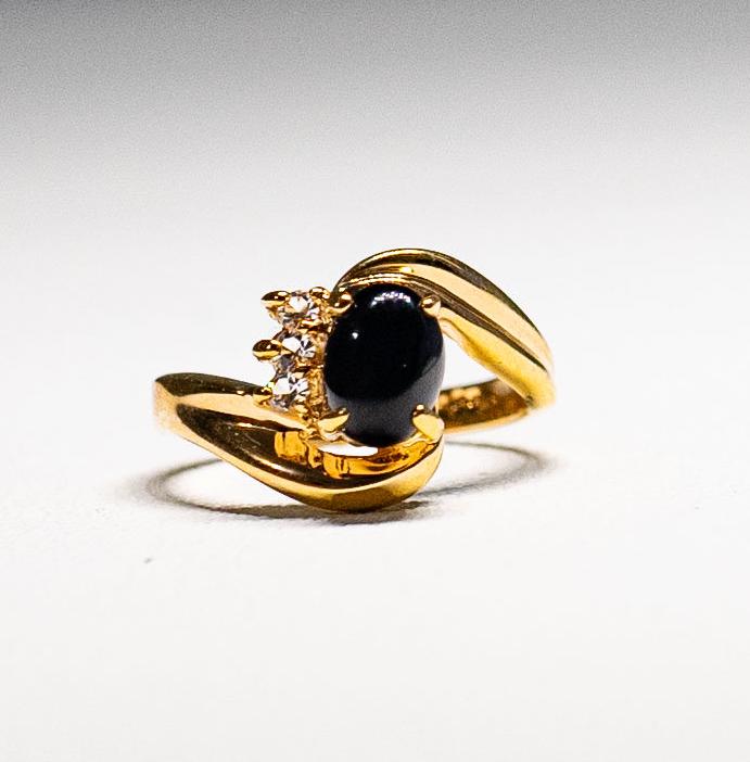 Vintage Byp Onyx Ring 18Kt Ge Winziger Infinity Symbol Cocktail Goldener Ring, Größe 7 Gestempelt von Jelifem