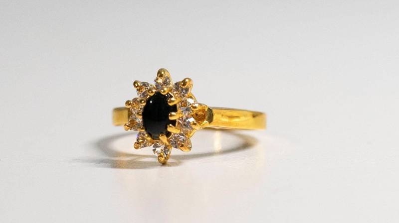 Vintage Art Deco Onyx-Ring Swarovski-Kristalle, 18Kt Hge-Gold, Größe 7 Gestempelt von Jelifem