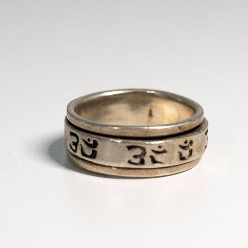 Vintage Sterling Silber Mantra Spinner Ring, Strukturierte Band Größe 9, 5 von Jelifem