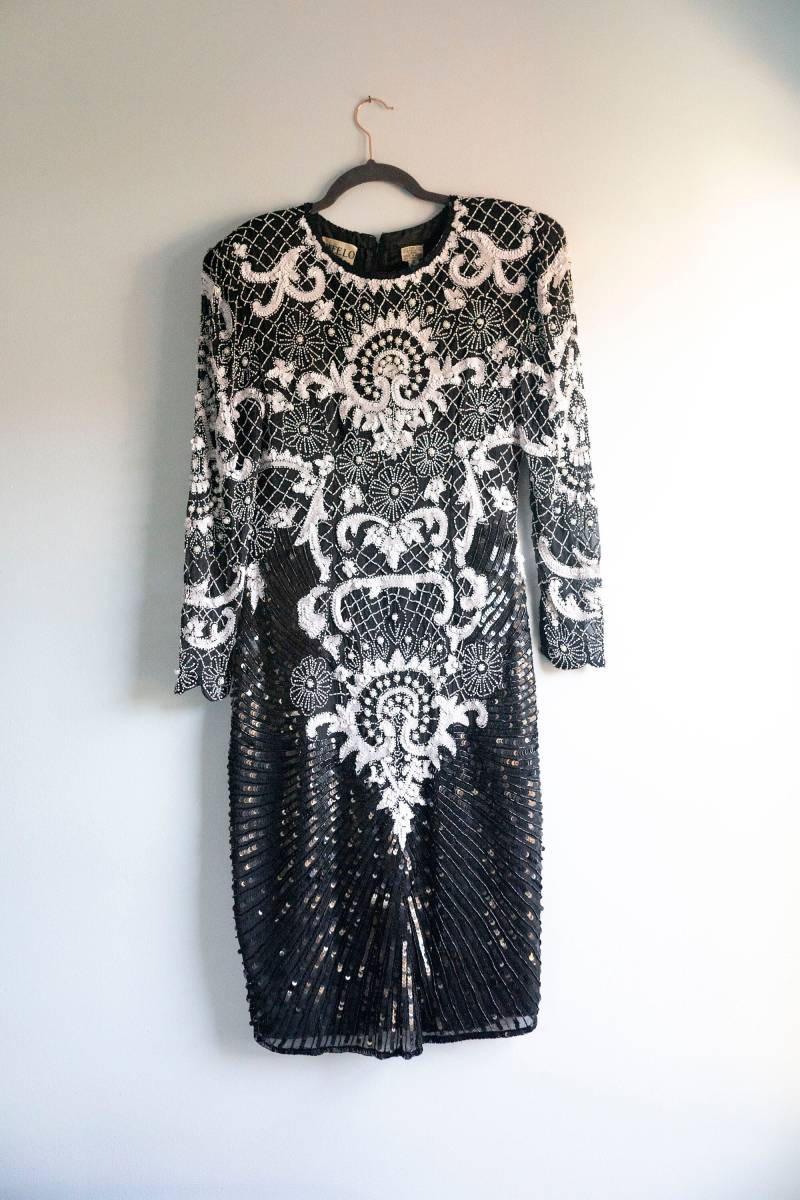 Vintage Swee Lo Damen Abendkleid Größe 36-38 Schwarz Weiß Pailletten Perlen 100% Seide von Jelifem