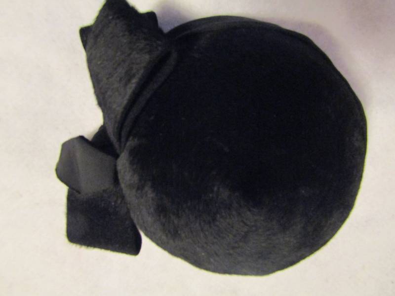 1940Er Damen Black Fuzzy Velour Stoff Bowed Head Topper Hut Von Deborah Exclusive von Jellajeans