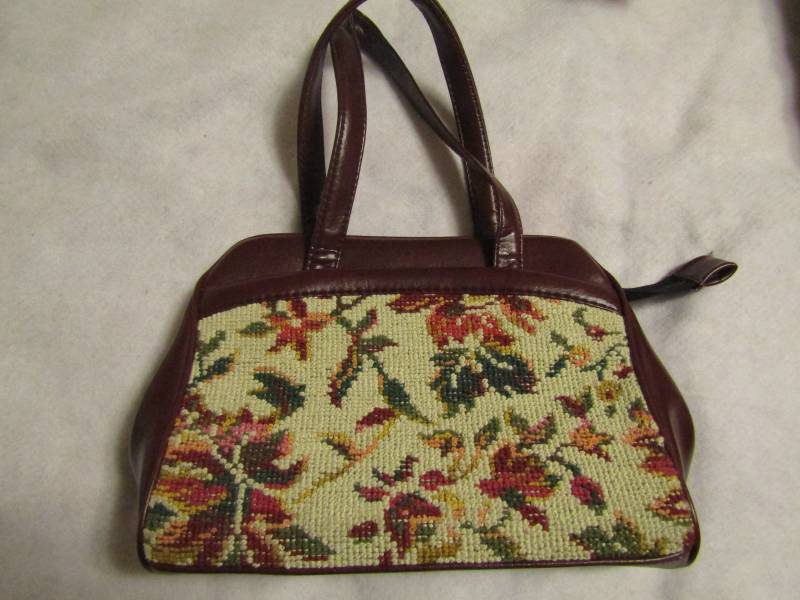 1950Er Damen Braune Vinyl Floral Tapestry Handtasche Ohne Label von Jellajeans